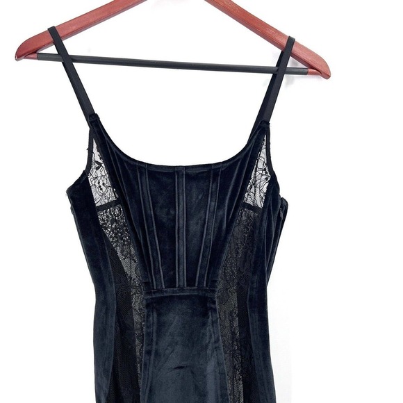 NWT VICTORIA'S SECRET Sexy Black Velvet & Lace Garter slip Lingerie - Picture 4 of 10